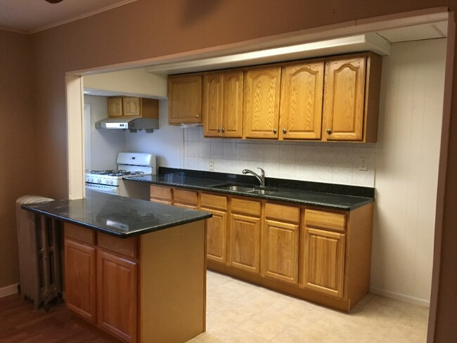 Building Photo - 4619 Kraydor St