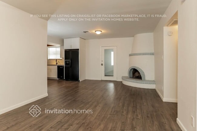 Building Photo - 1631 W Helena Dr