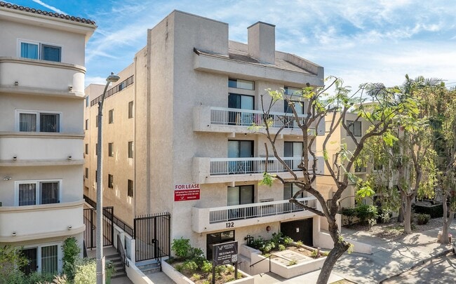 Building Photo - 132 S Clark Dr