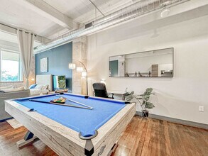 Building Photo - 408s S Ervay St