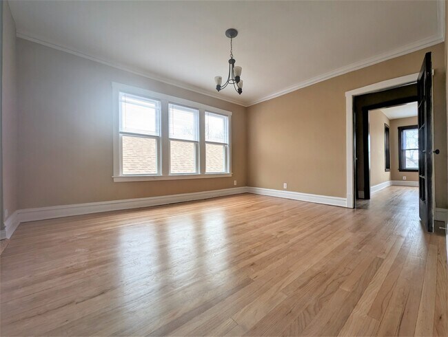 Foto del edificio - 3114 N Kilpatrick Ave