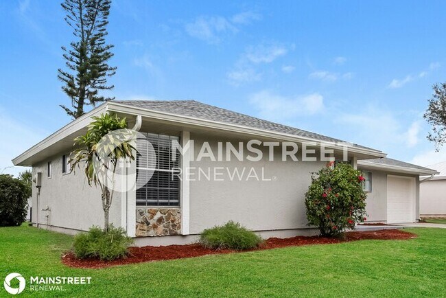 Building Photo - 4740 Escalante Dr