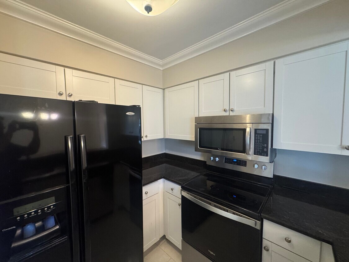 Foto principal - 1025 Foxfire Ln