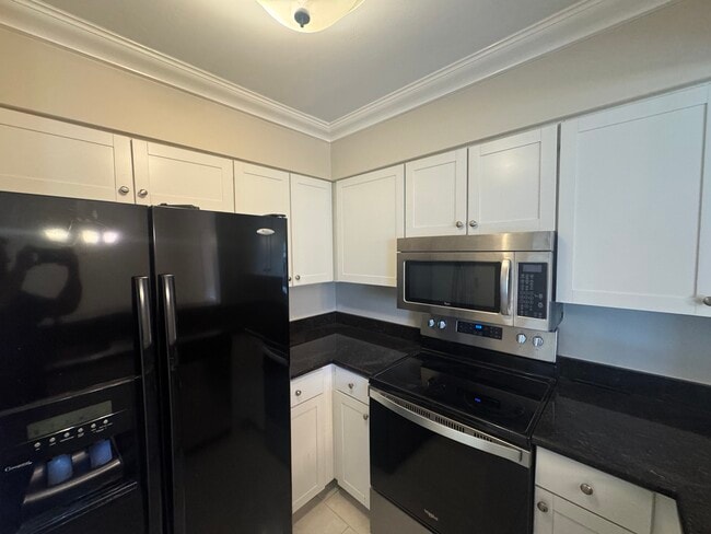 Building Photo - 1025 Foxfire Ln