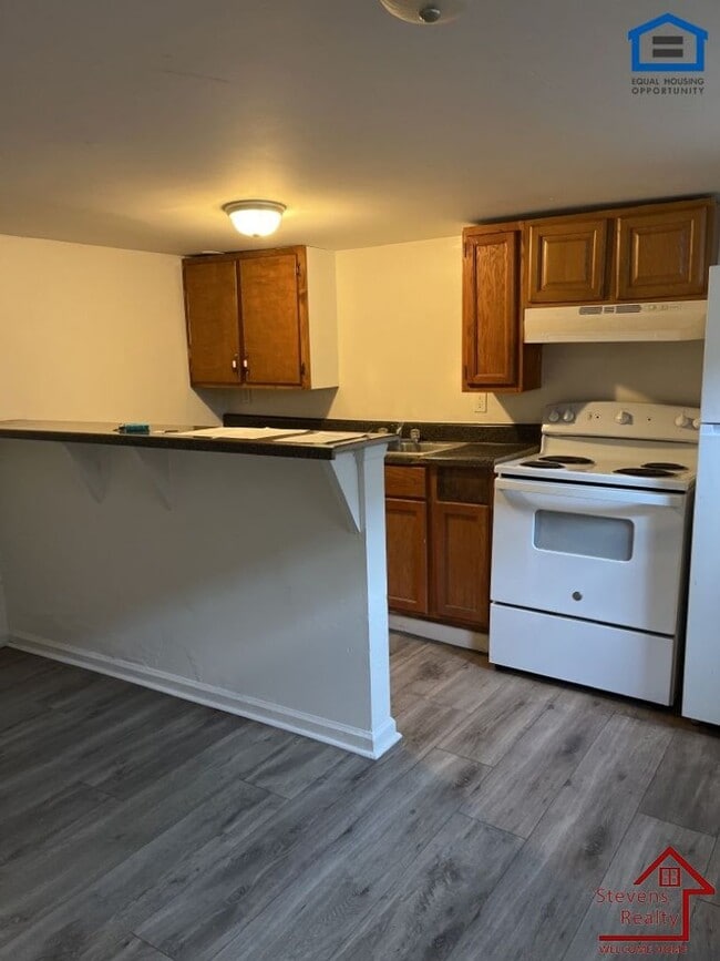 Building Photo - 4324 Grand Ave