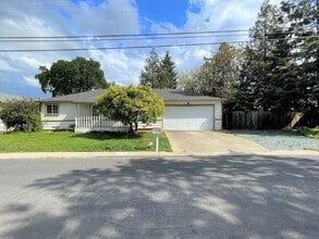 Building Photo - 1524 Manchester Dr