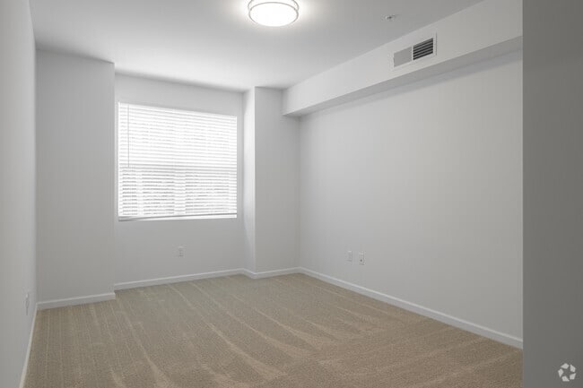 1BR, 1BA - 824SF - Bedroom - Reflection Pointe TN