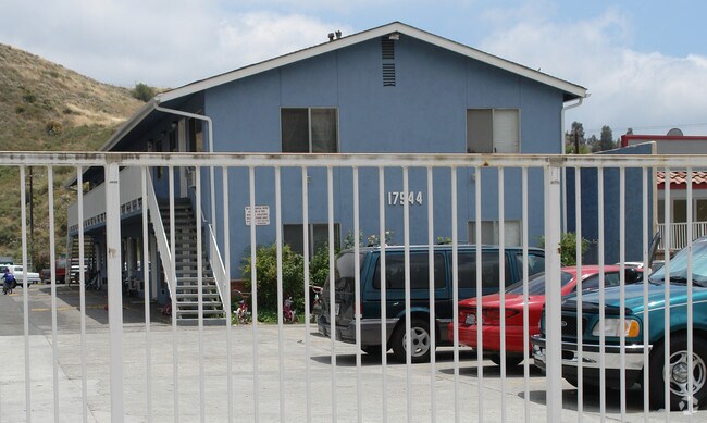 Sierra Apartments Apartments Canyon Country, CA