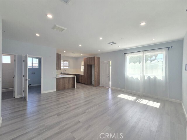 Foto del edificio - 13611 Lassalette St