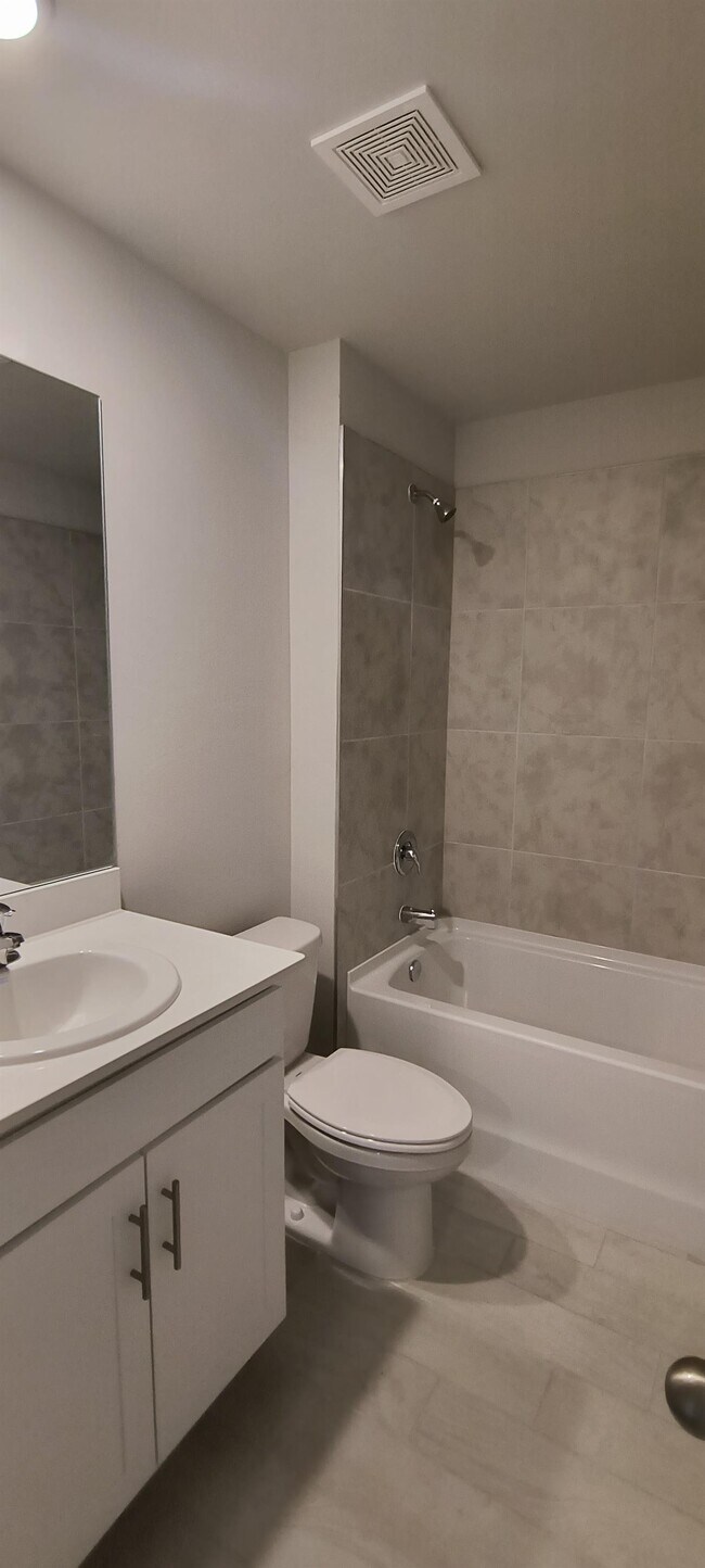 Foto del edificio - 13339 Flaherty Ave