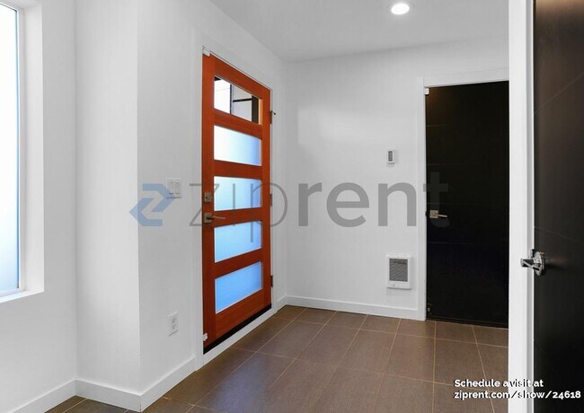 Foto del edificio - 733 Martin Luther King Jr Way S