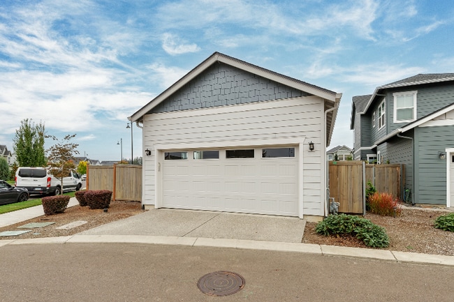 Building Photo - 3530 SE Birchleaf St