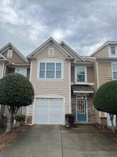 Building Photo - 2048 Lakeshore Overlook Dr