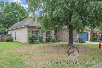 Building Photo - 2130 Forest Lakes Ln