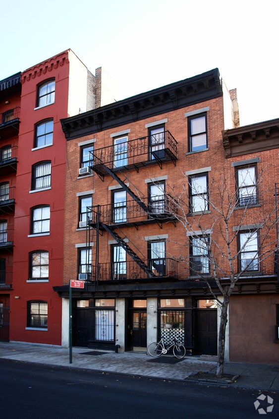 Primary Photo - 447 Hicks St