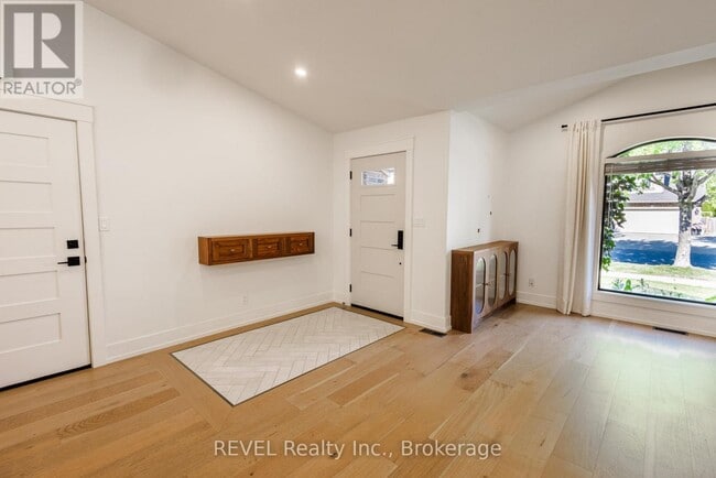 Photo du bâtiment - 28 Bianca Dr