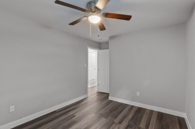 Building Photo - Park Ridge Apartments