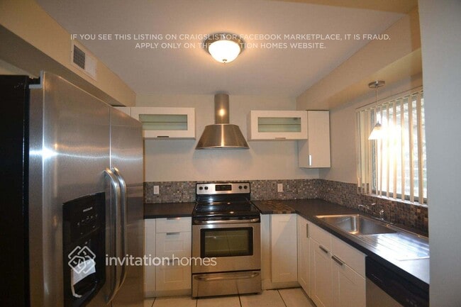 Foto del edificio - 6816 SW 12th St