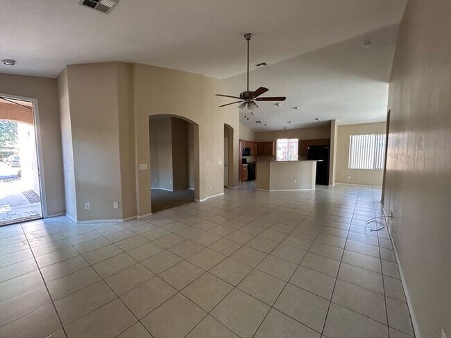 Foto del edificio - 3869 S Coach House Dr