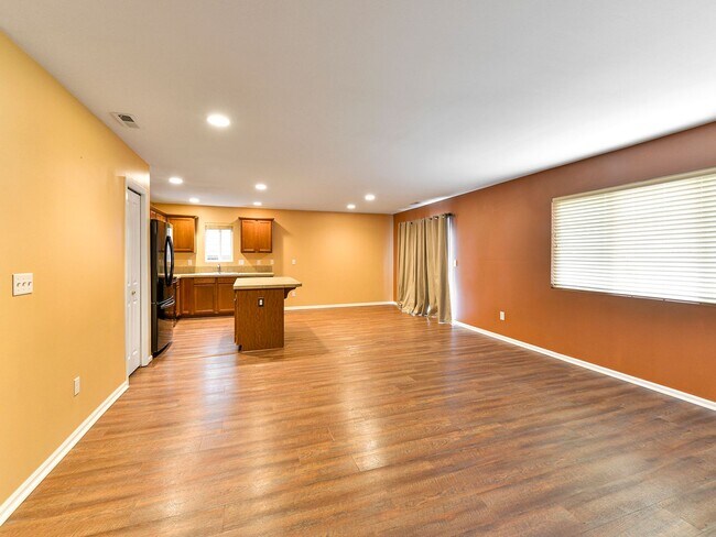 Building Photo - Application Pending - Available Now Beauti...