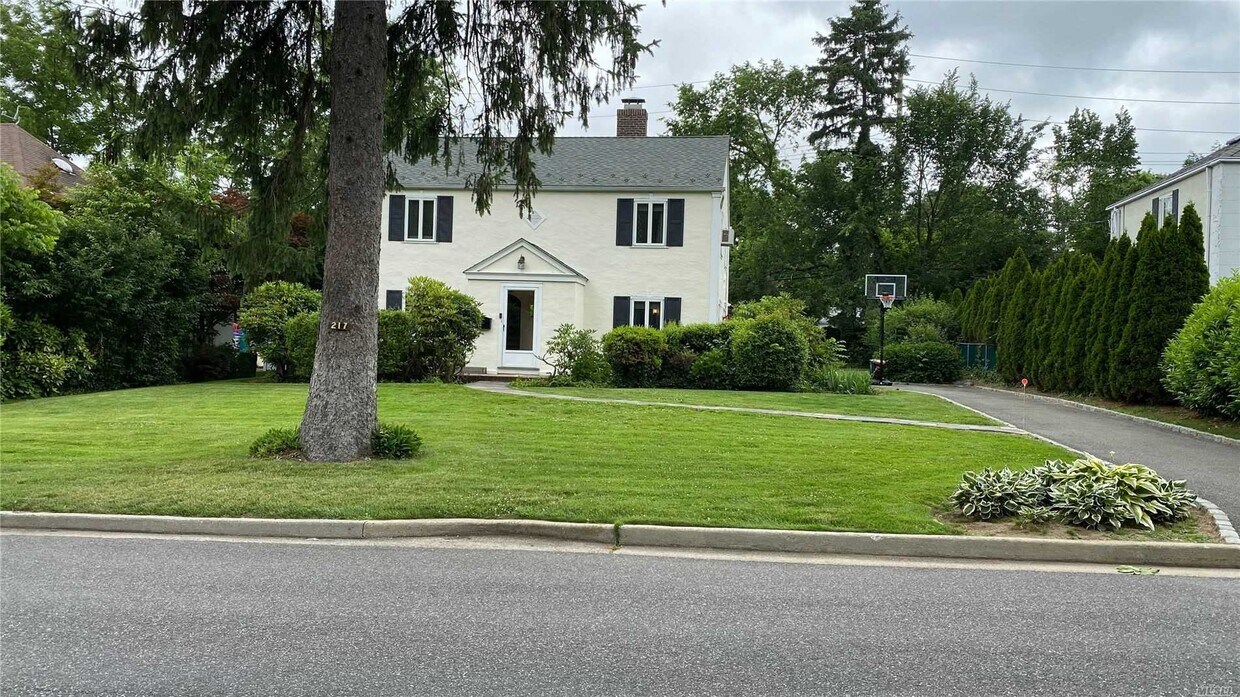 Primary Photo - 217 Old Mill Rd
