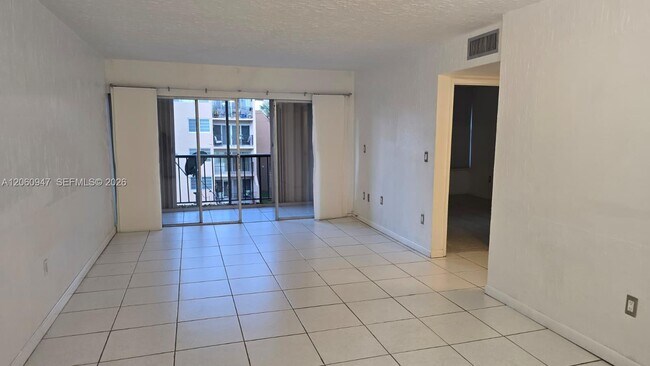 Foto del edificio - 702 NW 87th Ave