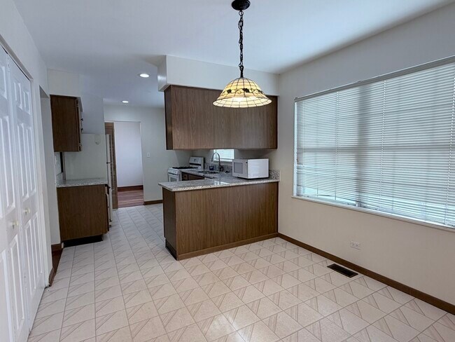 Building Photo - 1817 Altoona Ct