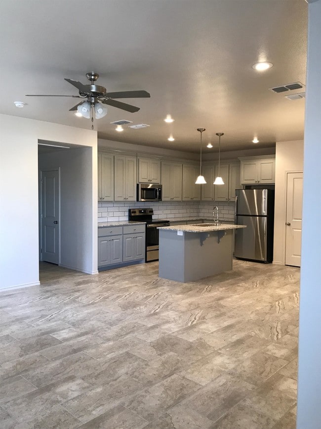 Photo - 6905 67th St