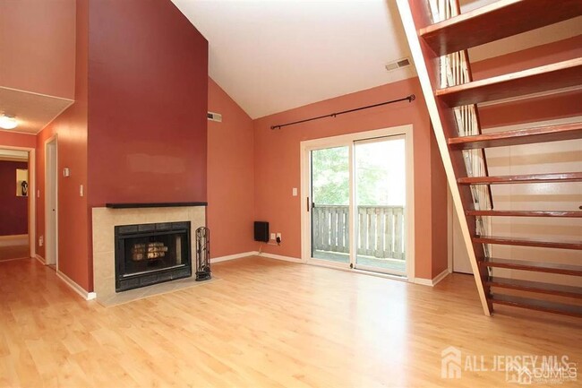 Building Photo - 818 Ravens Crest Dr