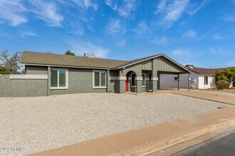 Building Photo - 642 W Plata Ave