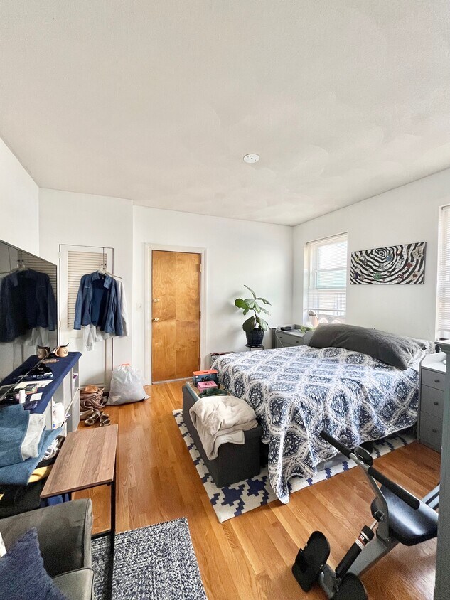 Foto principal - 1411 Commonwealth Ave