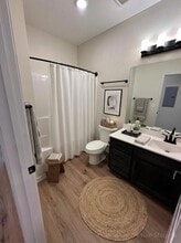 Building Photo - 750 Windsor court