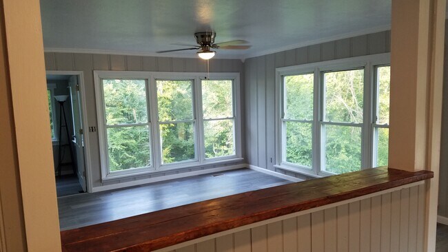 Building Photo - 252 Sweetens Cove Rd