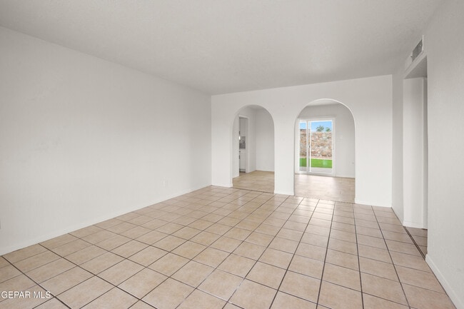 Building Photo - 7139 Orizaba Ave