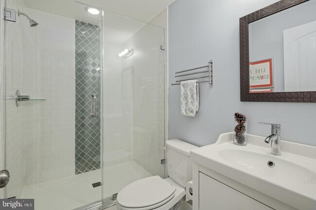 Foto del edificio - 722 Dudley St