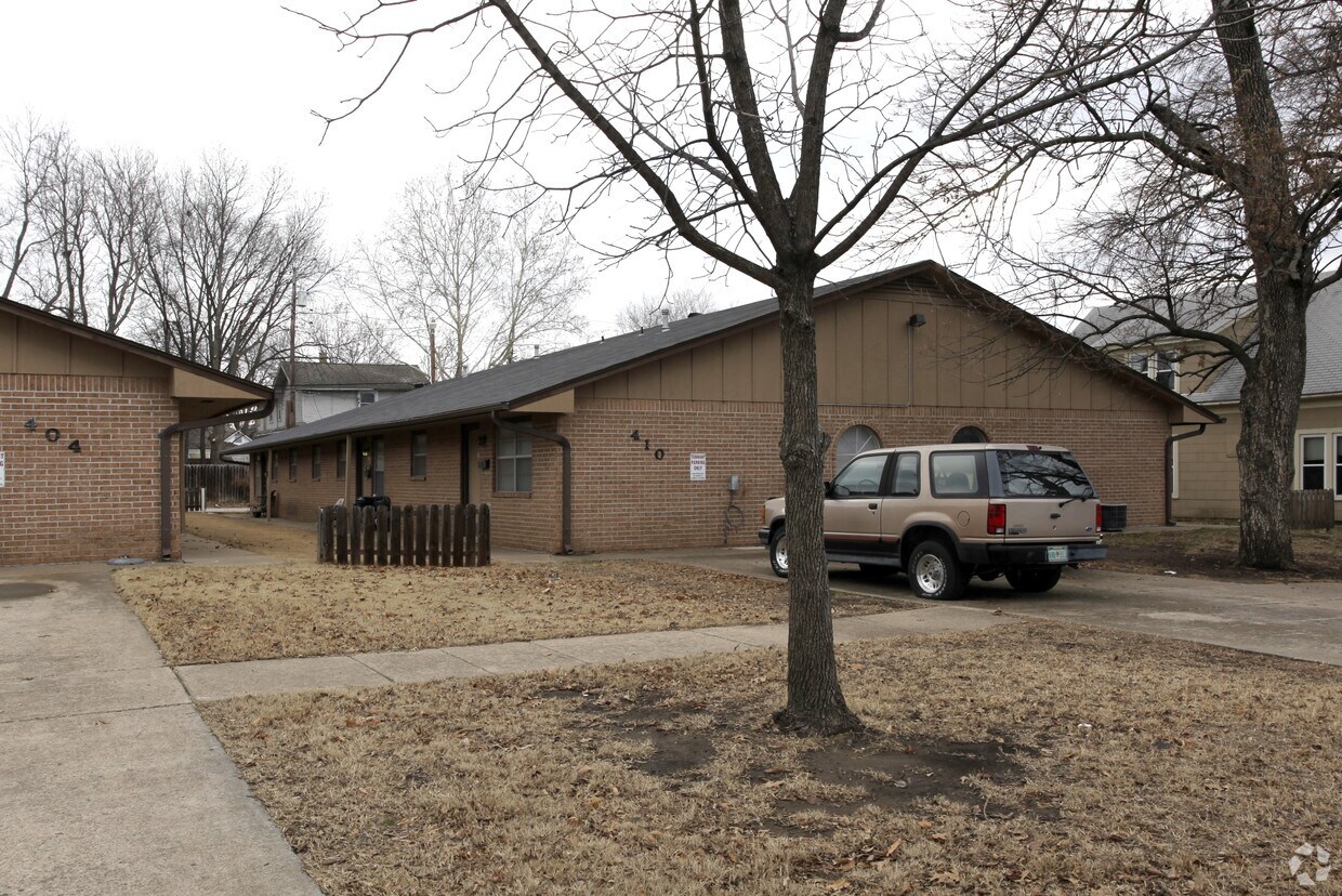 Building Photo - 404 S Seneca Ave