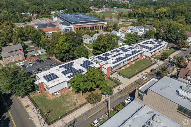 Foto del edificio - Prescott Bush