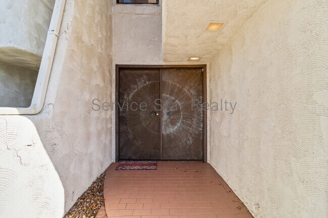 Foto del edificio - 33 W Missouri Ave