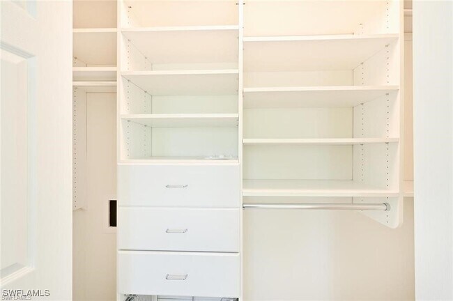 Building Photo - 18 Bobolink Ct