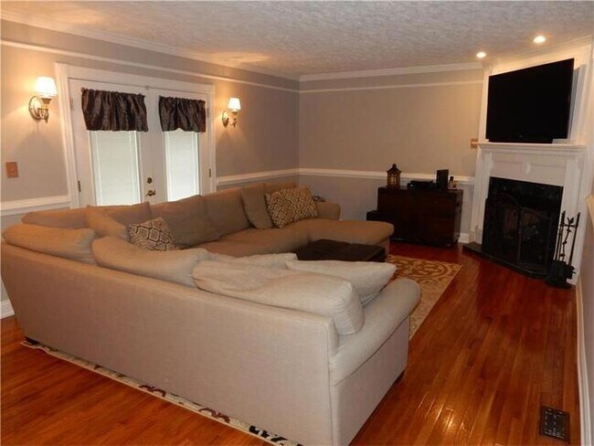Foto del edificio - 1358 Morgan Cir, Canonsburg, PA, 15317