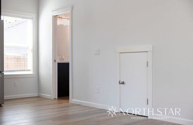Foto del edificio - 3040-3042 SW Obsidian Ln