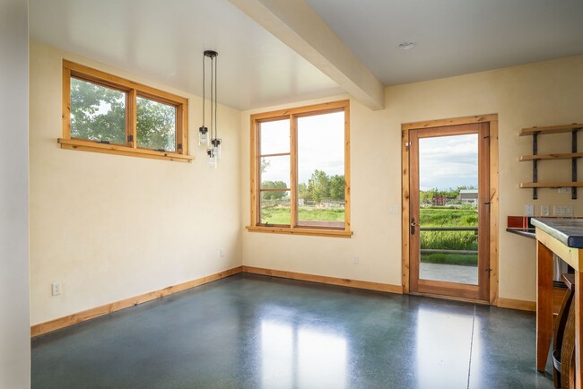 Building Photo - Fully Loaded North Bozeman Home for Lease!