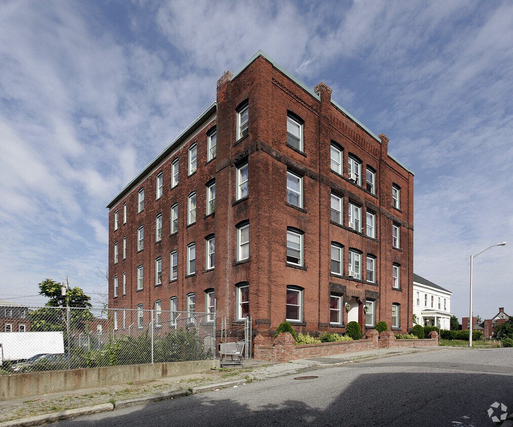 Primary Photo - 15 Charlton St
