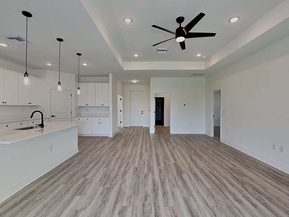 Foto principal - 16040 Galiano Ct