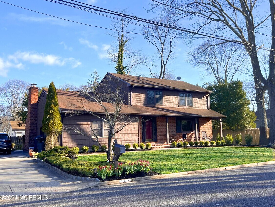 Primary Photo - 555 Trenton Ave