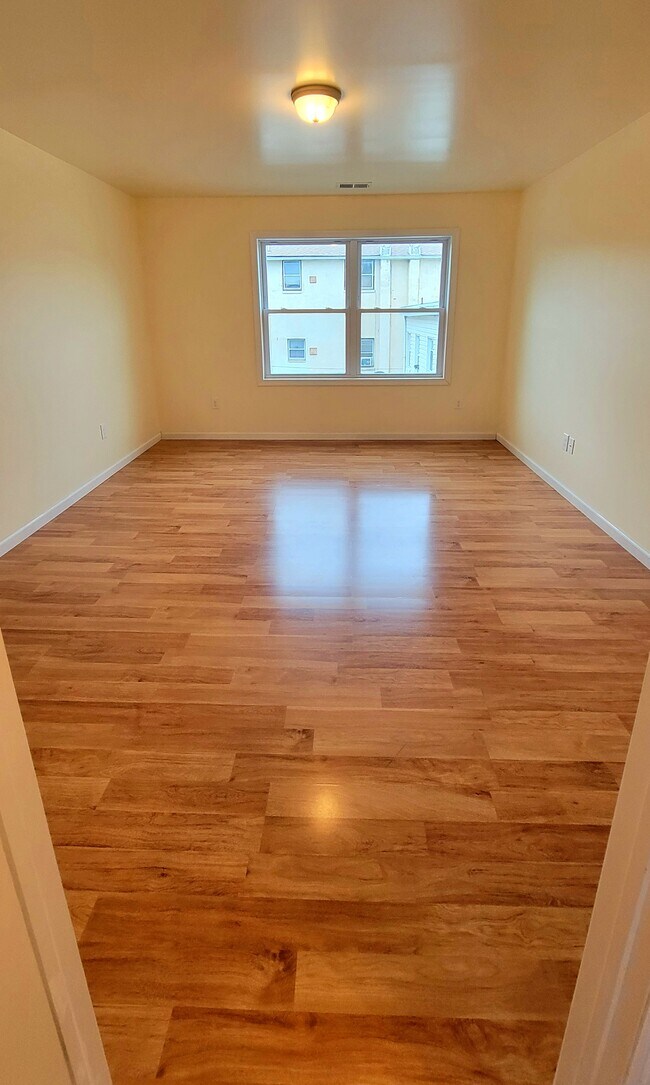 Foto del edificio - 317 Preakness Ave