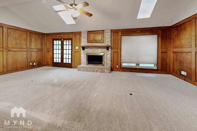 Foto del edificio - 15710 Fern Ridge St