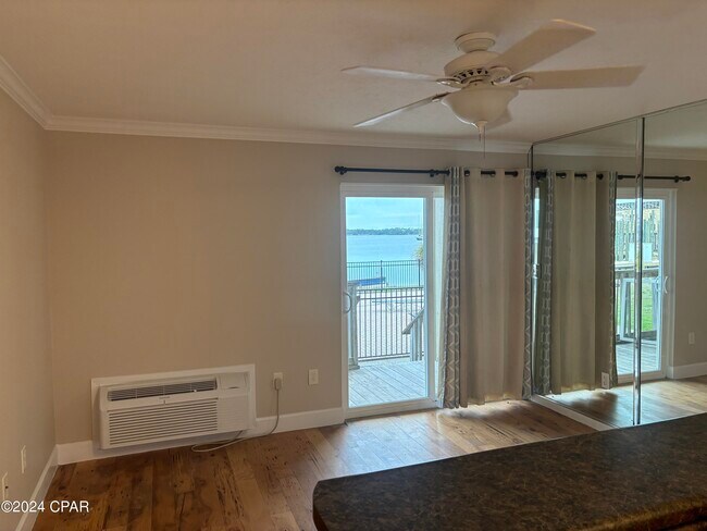 Foto del edificio - 5505 Sun Harbor Rd
