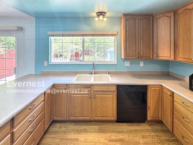 Building Photo - 300 Hannigan Wy