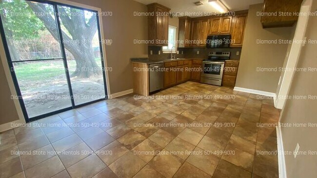 Foto del edificio - 1116 Towering Oaks Dr